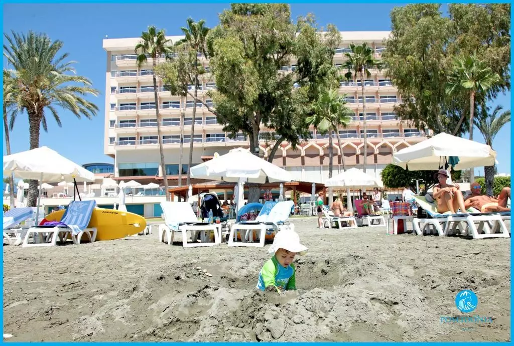 poseidonia beach limassol_shabavizparvaz_02.jpg